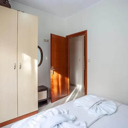 Olga Garden Apartment *